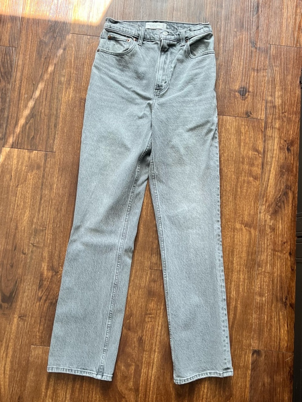 Abercrombie & Fitch 90’s Straight Ultra High-Rise Jeans Gray Washed size 25/0R